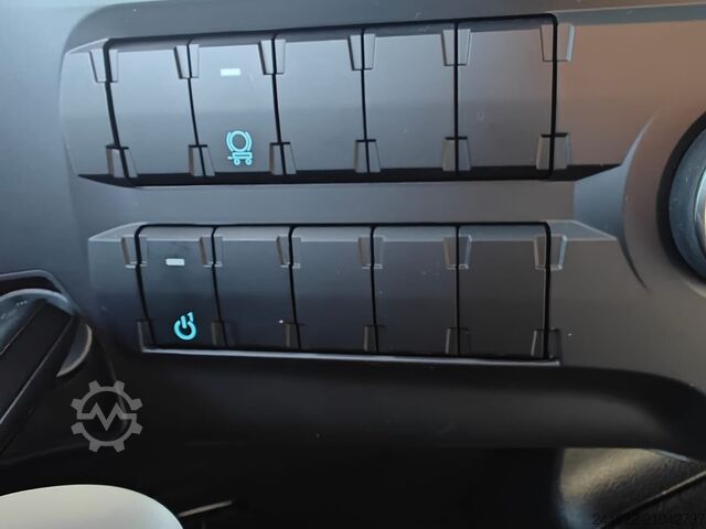 Standard tractor unit Ford Truck F-Max L