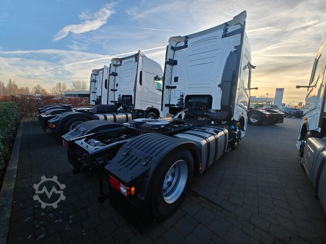 Tracteur routier standard Ford Truck F-Max L