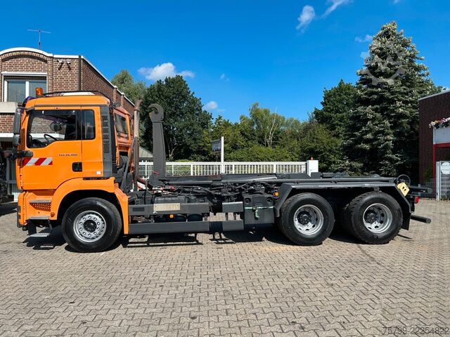 卷臂钩自卸卡车 MAN 26.400 TGA Abroller 6x4 Winterdienst