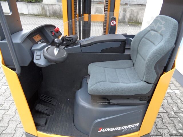Reach Truck Jungheinrich ETV 114 - Batterie BJ 2023 - 8,30 m Triplex