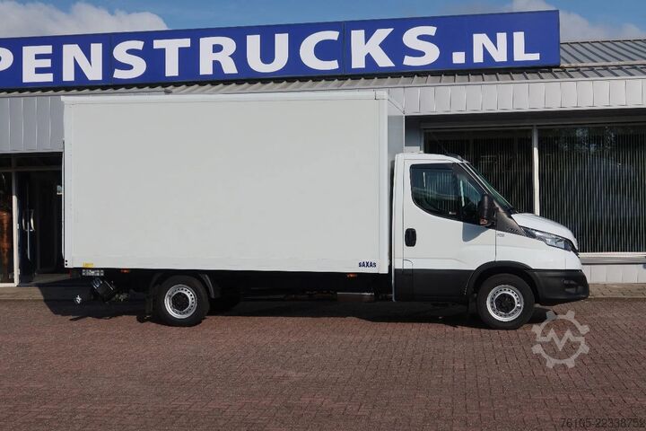 Chiếc vali Iveco Daily 35S16 Bakwagen + Laadklep 750kg