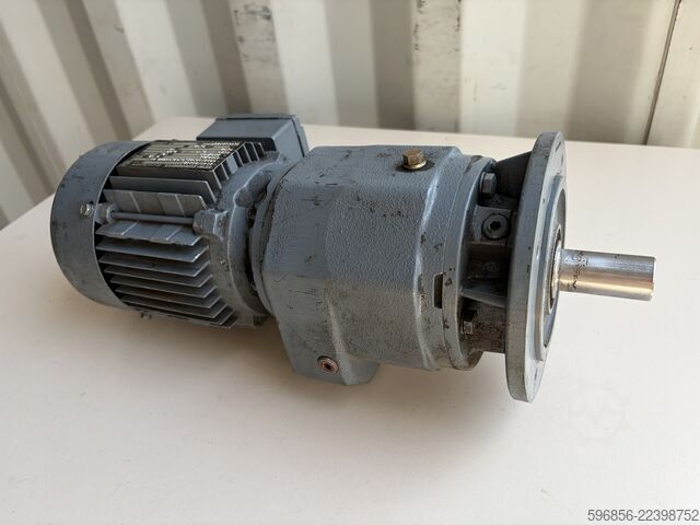 SEW-EURODRIVE RF43 DT71D4 0,37 kW 22 U/min 220/380 V B5 IP54 SEW-EURODRIVE RF43 DT71D4 0,37 kW 22 obr./min 220/380 V B5 IP54 SEW-EURODRIVE RF43 DT71D4 0,37 kW 22 obr./min 220/380 V B5 IP54