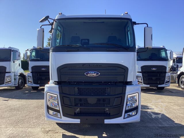 Custom body truck Ford Ford 4x2 Road 1833 Daycab