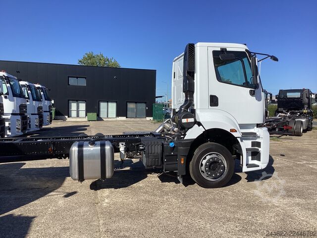 Custom body truck Ford Ford 4x2 Road 1833 Daycab
