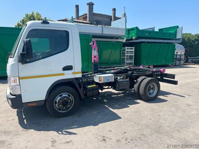 รถบรรทุกขนถ่ายตู้คอนเทนเนอร์แบบตะขอ (roll-off) MITSUBISHI MITSUBISHI FUSO 7C15 SCARRABILE NUOVO