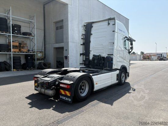 Standarta vilcējs VOLVO FH 500 EURO 6, I-SHIFT, STANDKLIMA