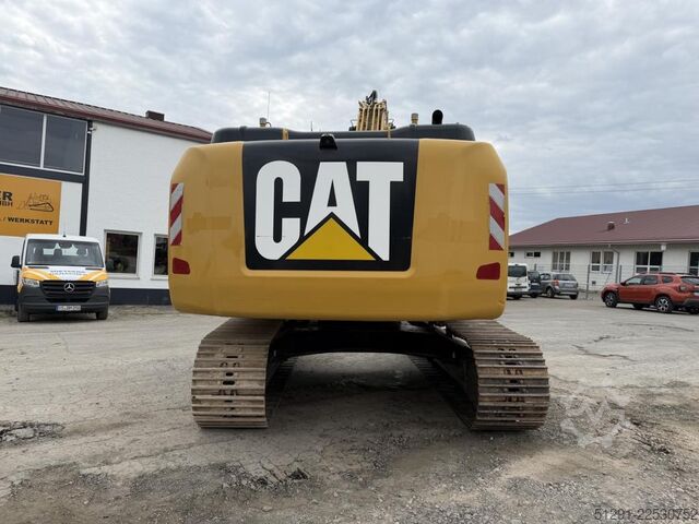 Escavadora de rastos Caterpillar 323 FL