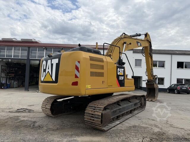Escavadora de rastos Caterpillar 323 FL