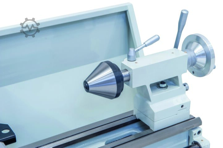Máy tiện tâm Bernardo 
