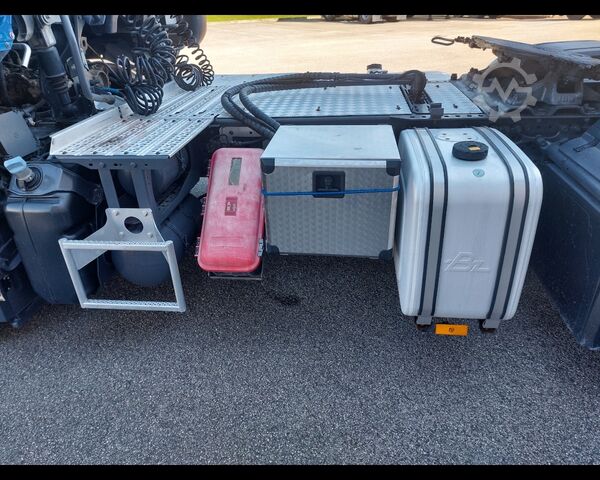 Njësi standarde të tërheqjes MERCEDES-BENZ VI Actros 4 18 4x2 - actros 1845 LS cab. . 2,3 EuroVI(E5)