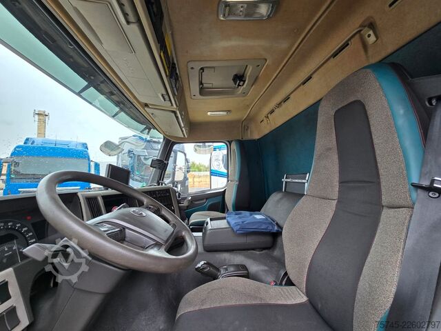 Hladilni tovornjak VOLVO FM420*FRIGOBLOCK*VOLLLUFT*PALFINGER LBW  2.5T*
