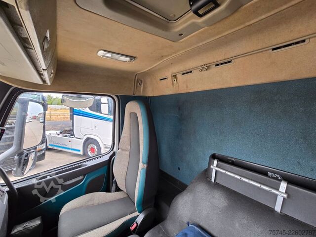 Hladilni tovornjak VOLVO FM420*FRIGOBLOCK*VOLLLUFT*PALFINGER LBW  2.5T*