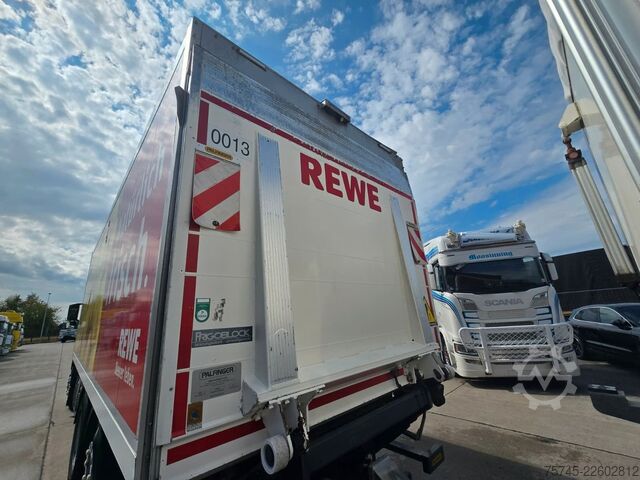 Рефрижераторний вантажівка VOLVO FM420*FRIGOBLOCK*ROHR DURCHLADER*LBW  2.5T*