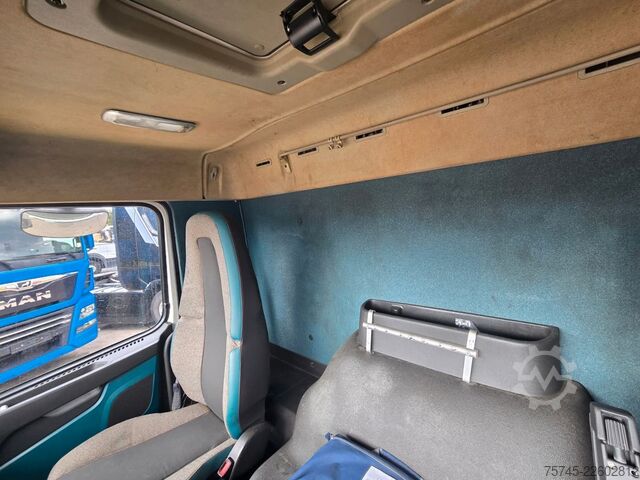 Рефрижераторний вантажівка VOLVO FM420*FRIGOBLOCK*ROHR DURCHLADER*LBW  2.5T*