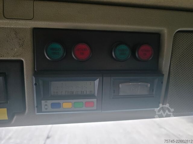 Рефрижераторний вантажівка VOLVO FM420*FRIGOBLOCK*ROHR DURCHLADER*LBW  2.5T*