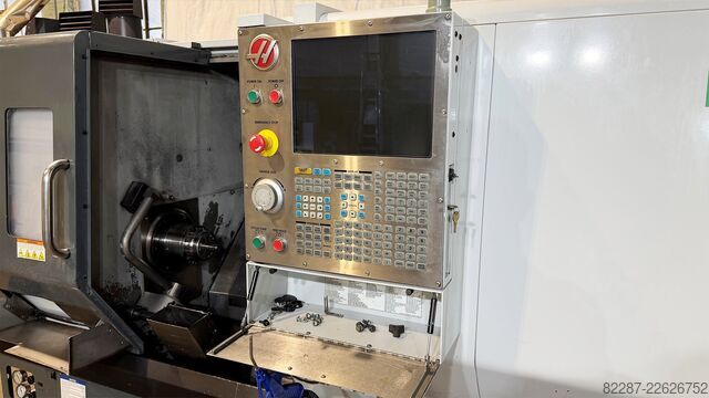 টার্নিং সেন্টার **Used Haas** ST30T 3 Axis CNC Turning Centre