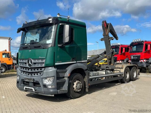 Autocamion cu cârlig pentru containere MERCEDES-BENZ Arocs 2643 6x6 HAD Abrollkipper Meiller 30to