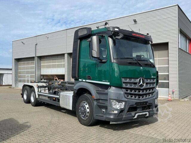Autocamion cu cârlig pentru containere MERCEDES-BENZ Arocs 2643 6x6 HAD Abrollkipper Meiller 30to