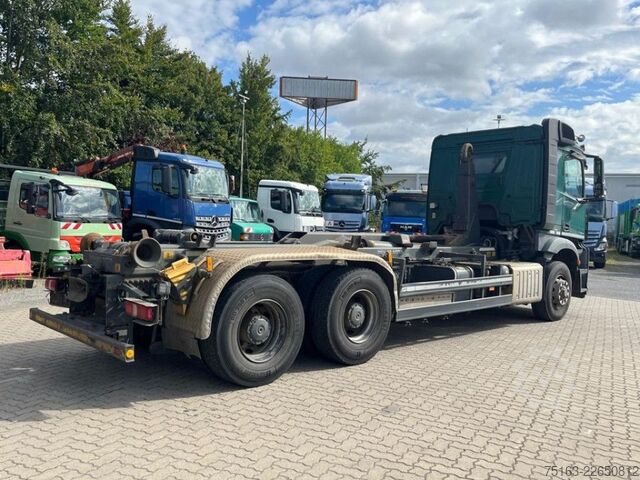 Autocamion cu cârlig pentru containere MERCEDES-BENZ Arocs 2643 6x6 HAD Abrollkipper Meiller 30to