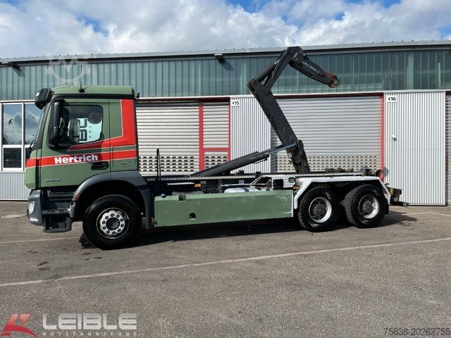 Camion benne à bras amovible MERCEDES-BENZ Arocs 2643 6x4 Gergen Knickarm*AP Achsen*