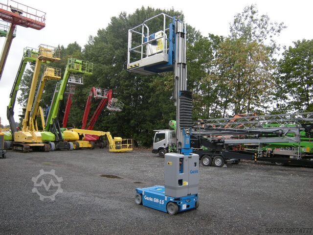 Platform kerja teleskopik Genini CR-15
