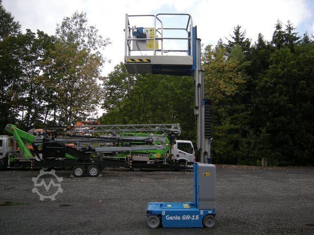 Platform kerja teleskopik Genini CR-15