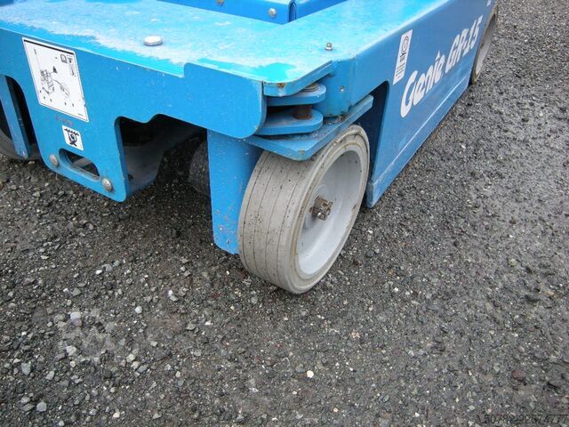Platform kerja teleskopik Genini CR-15