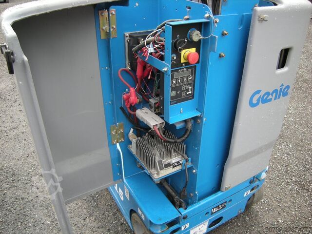 Platform kerja teleskopik Genini CR-15