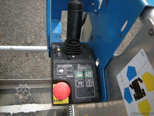 Platform kerja teleskopik Genini CR-15