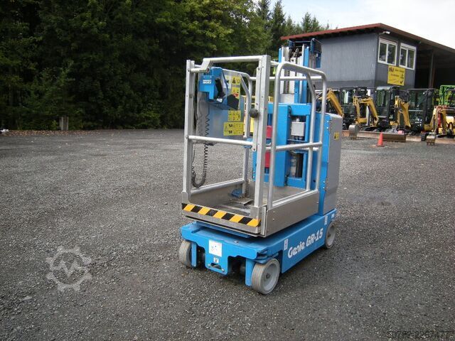 Platform kerja teleskopik Genini CR-15