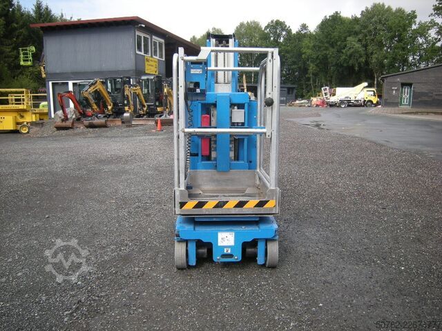 Platform kerja teleskopik Genini CR-15