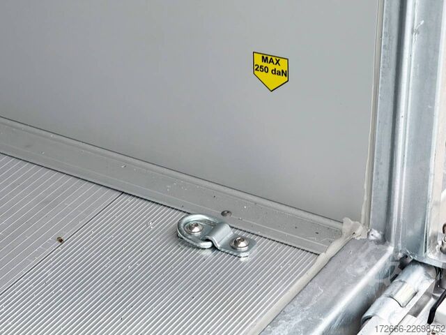  Debon CHEVAL LIBERTE DEBON C700 ALU ROADSTER WEISS +SEITENTÜR