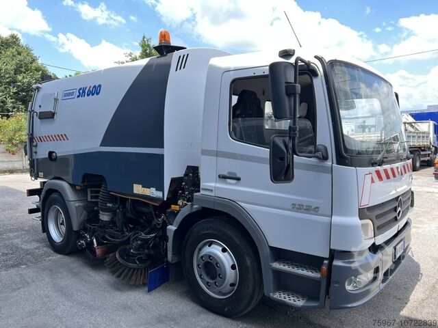 Spazzatrice stradale Mercedes-Benz Atego 1324