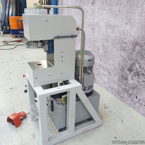 Máy ép thủy lực dạng C BSV 