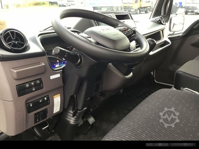 Transporter mit Kipper FUSO Canter 7C18 Hyva-Abrollkipper mit Container