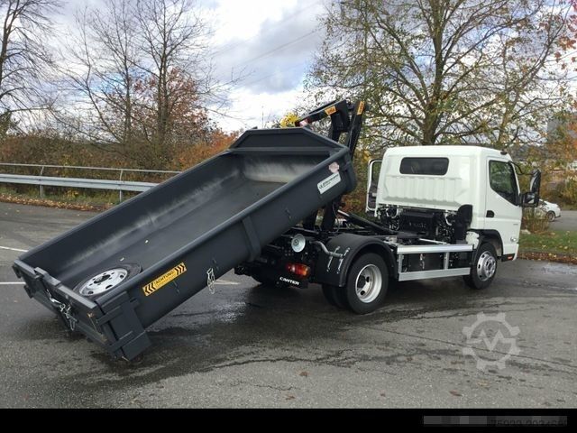 Transporter mit Kipper FUSO Canter 7C18 Hyva-Abrollkipper mit Container