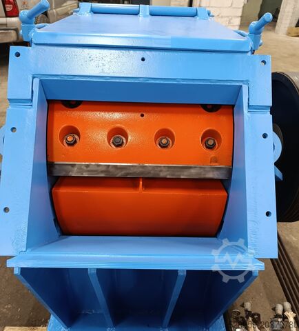 Wood chipper Bruks 803 CS  