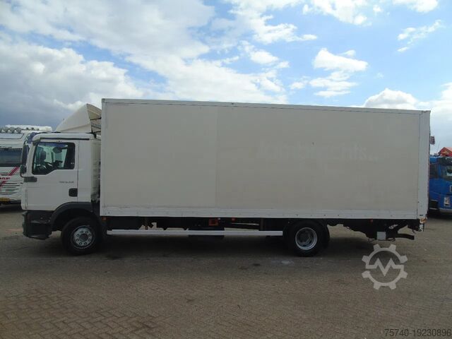 куфар MAN TGM 15.250 + MANUAL + EURO 5 + LIFT