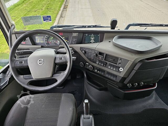 স্ট্যান্ডার্ড SZM VOLVO FH 500 6X2 STEERED PTO+HYDR