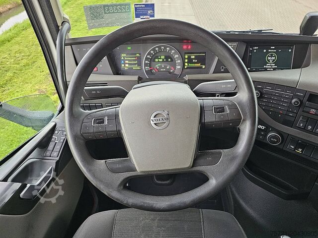 স্ট্যান্ডার্ড SZM VOLVO FH 500 6X2 STEERED PTO+HYDR