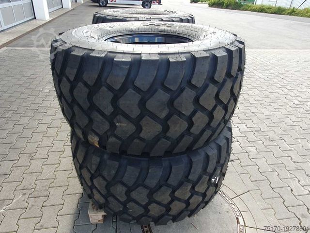 Landbúnaðartæki MERCEDES-BENZ Radlader Reifen mit Felge / NEU / lagernd