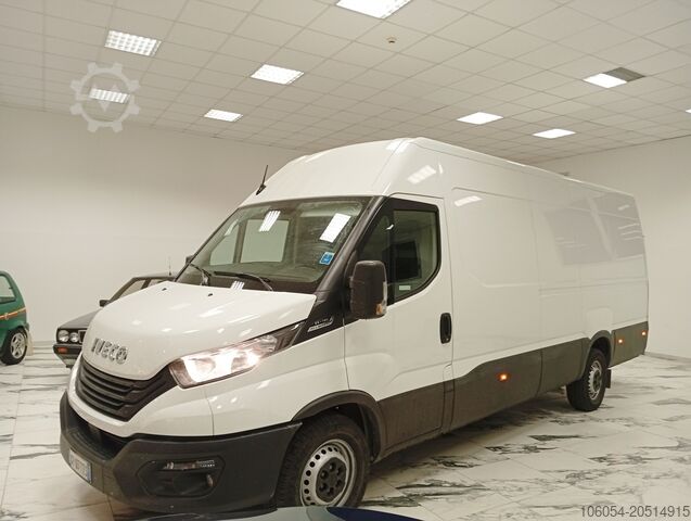 Long Closed Van Automatic Iveco Daily 35