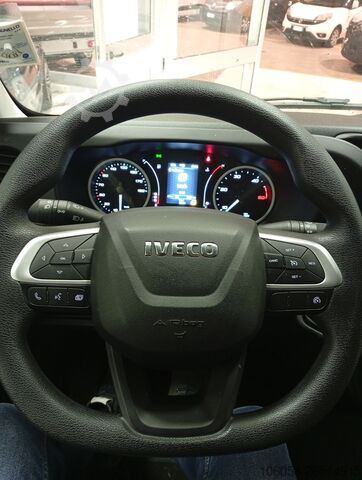 Long Closed Van Automatic Iveco Daily 35