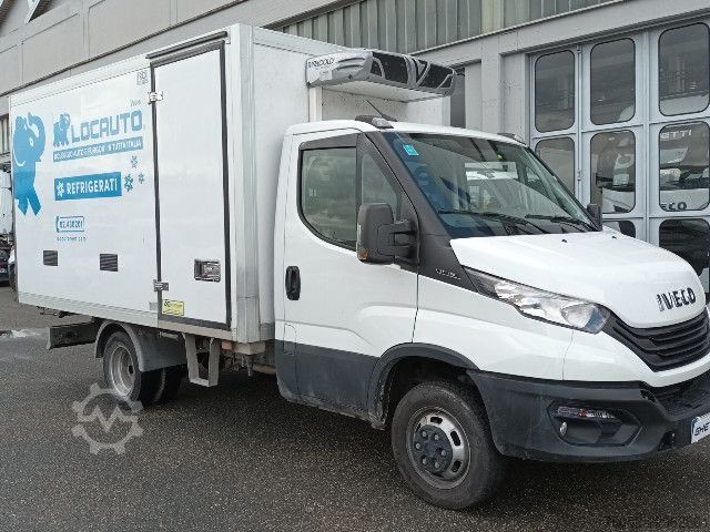 Xe tải thùng lạnh IVECO 35C16