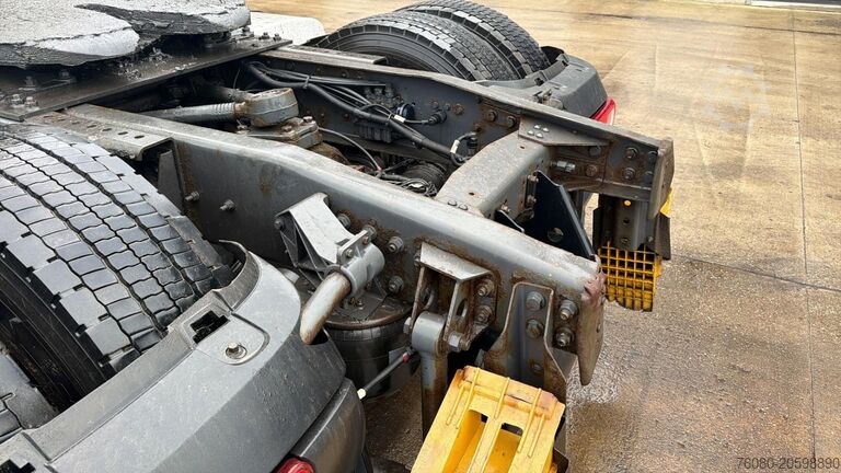 Standard tractor DAF XF 105.460 (BOITE MANUELLE / MANUAL GEARBOX)