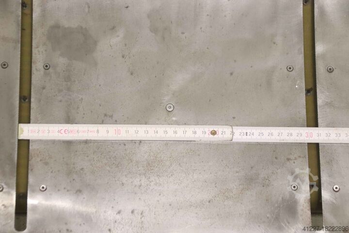 Hranjenje linija 2 m / min unbekannt 2540/780/H870 mm