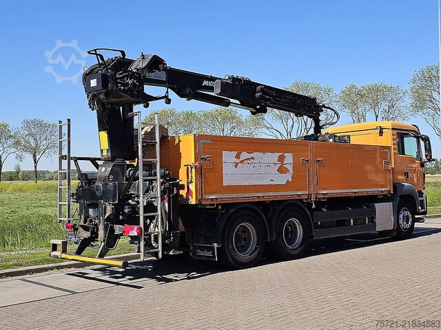 Memuat platform M.A.N. 26.440 TGS