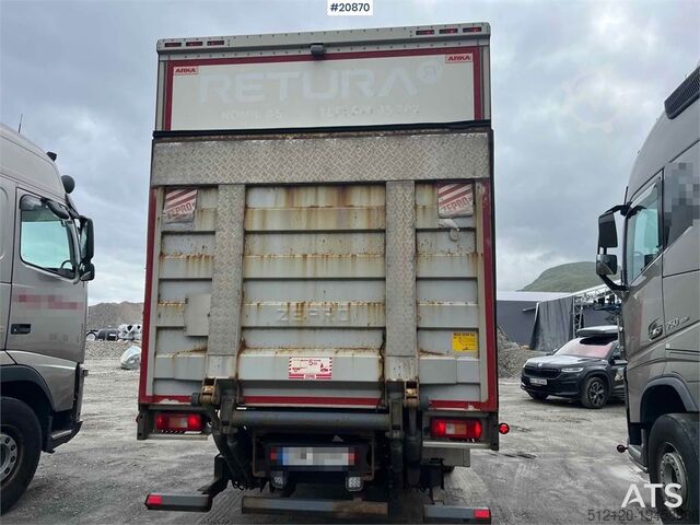 Matkalaukku Volvo Fm 330 4x2 Cabinet van w/ full side opening