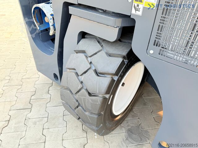 Carretilla elevadora de 4 vías Combilift C4000CB TRIPLEX 5200MM FREE-LIFT TOP 1