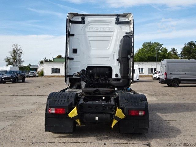 Standard SZM FORD F-Max Sattelzugmaschine